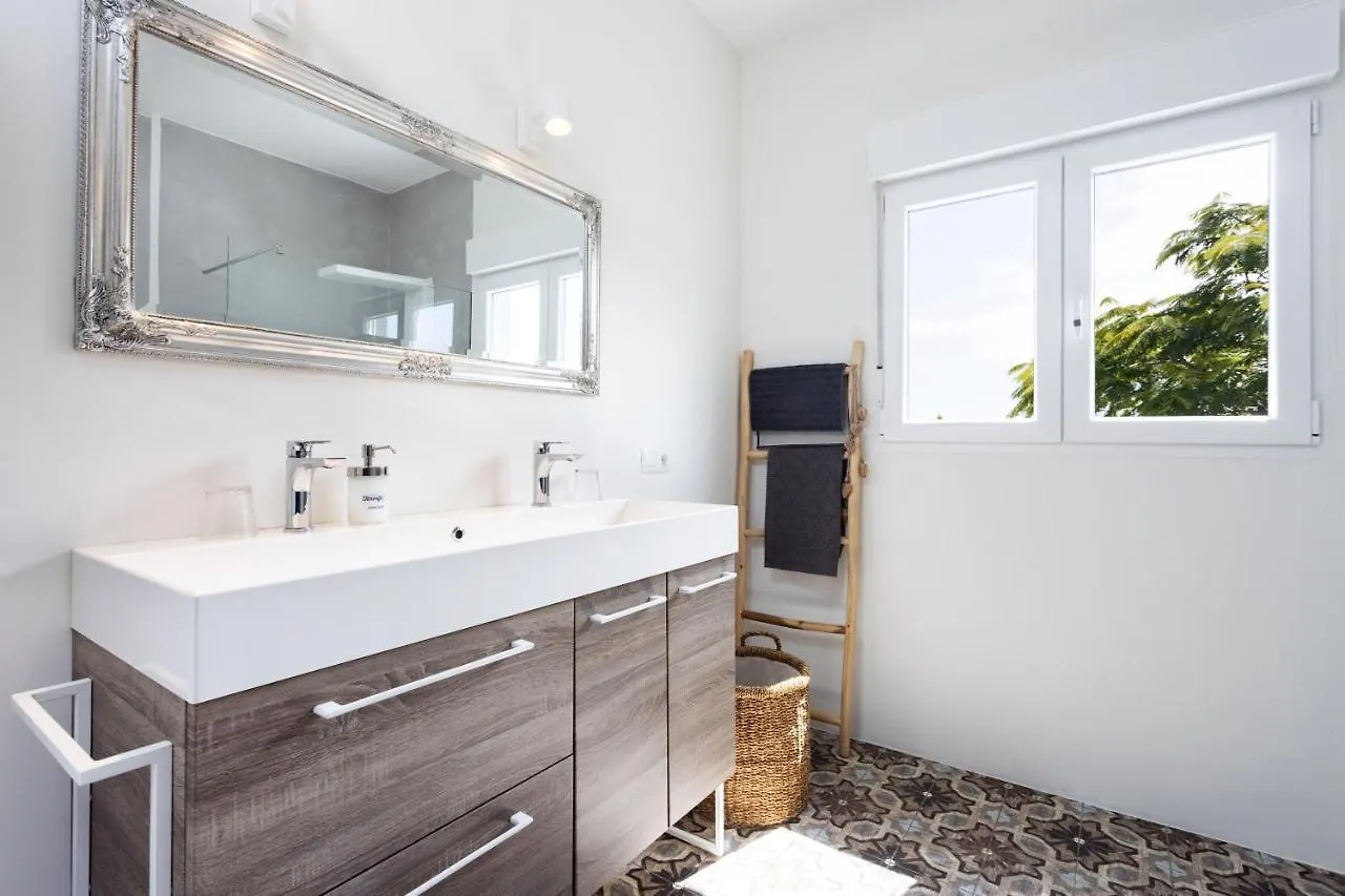 Home2Book Stunning Design House Arafo Holiday home